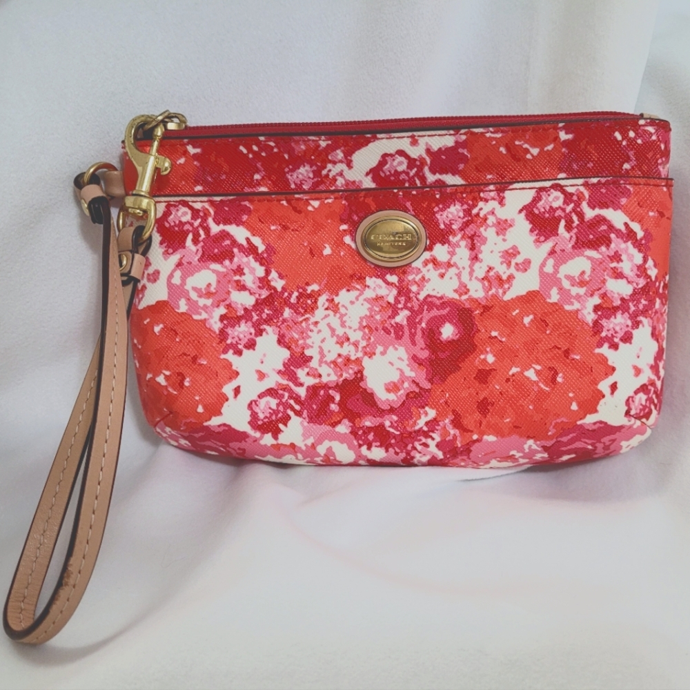 Coach Peyton Floral print Wristlet